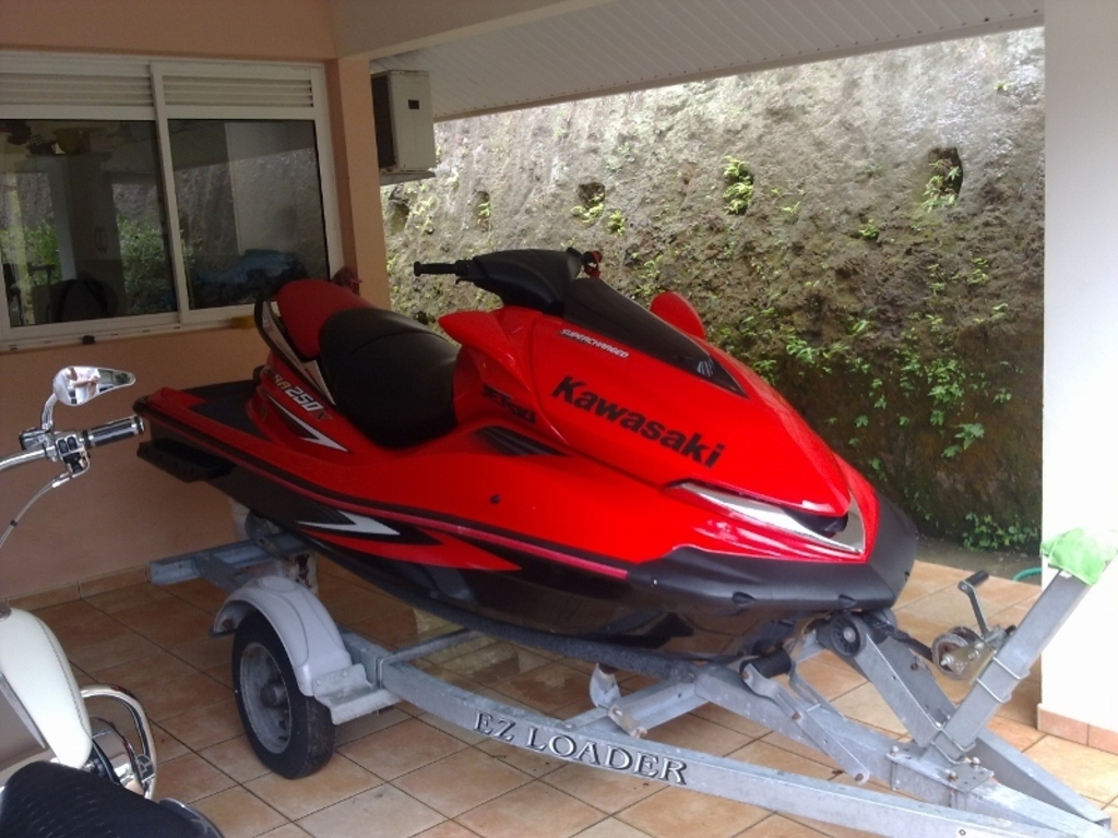 VEND JETSKI KAWASAKI ULTRA 250X