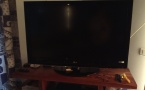 Vends. Télé LCD. 107 cm. Très bon état