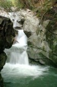 Trois canyonistes périssent emportés par une vague d'eau en Savoie