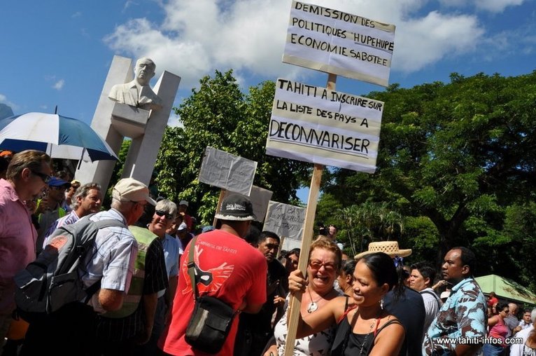 Rétrospective 2011 : du combat de Temaru pour la décolonisation au phénomène Teheiura, une année...salée Rétrospective 2011 : du combat de Temaru pour la décolonisation au phénomène Teheiura, une année...salée
