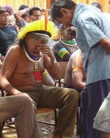Brésil : le chef indien Raoni lance un cri d'alarme sur le sort de son peuple Brésil : le chef indien Raoni lance un cri d'alarme sur le sort de son peuple