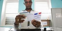 Présidentielle/Nouvelle-Calédonie: participation en hausse à la mi-journée Présidentielle/Nouvelle-Calédonie: participation en hausse à la mi-journée