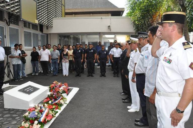 Cérémonie à la mémoire des policiers morts pour la France et des policiers décédés en service Cérémonie à la mémoire des policiers morts pour la France et des policiers décédés en service