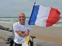 Le nageur amputé français réussit la première étape de son tour du monde Le nageur amputé français réussit la première étape de son tour du monde