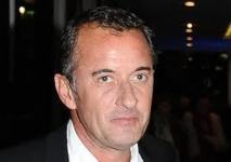 Dechavanne sérieusement blessé mais convalescent après un accident à Bali Dechavanne sérieusement blessé mais convalescent après un accident à Bali