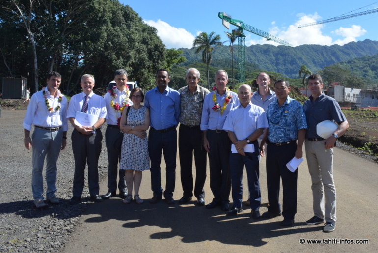 Les représentants de l'Etat, de l'administration pénitentiaire, du Pays et le maire de Teva i Uta, Tearii Alpha Les représentants de l'Etat, de l'administration pénitentiaire, du Pays et le maire de Teva i Uta, Tearii Alpha
