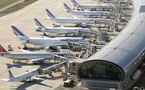 Aérien: retards et annulations au 1er jour du conflit, pas d'engorgement dans les aéroports