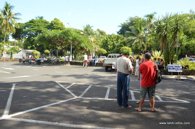 Peu de manifestants au rassemblement de la place Tarahoi