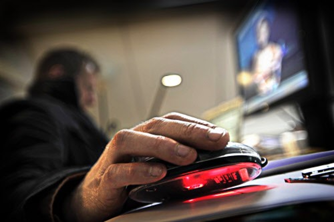 Fausse Identité : "Pervers, sors de ce corps!"