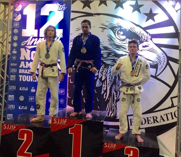 Tehau Sanford obtient l'or en ceinture violette