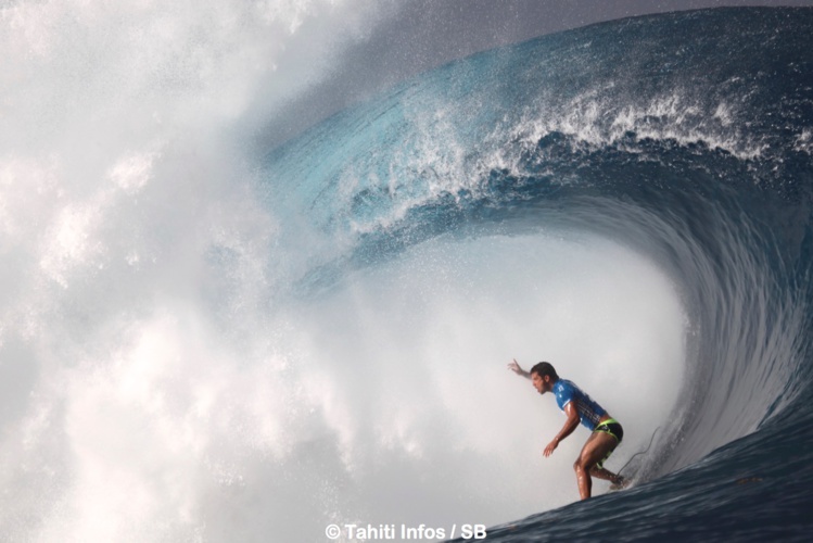 Michel Bourez affrontera Kelly Slater dans la série 7 Michel Bourez affrontera Kelly Slater dans la série 7