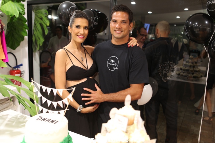 Michel avec Vaimiti lors de l'anniversaire de sa boutique Ohani Michel avec Vaimiti lors de l'anniversaire de sa boutique Ohani