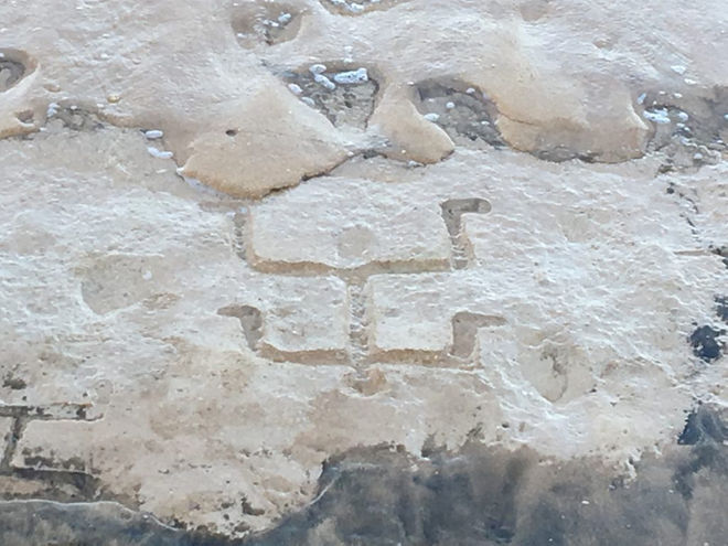 Des pétroglyphes vieux de 400 ans découverts à Hawaii