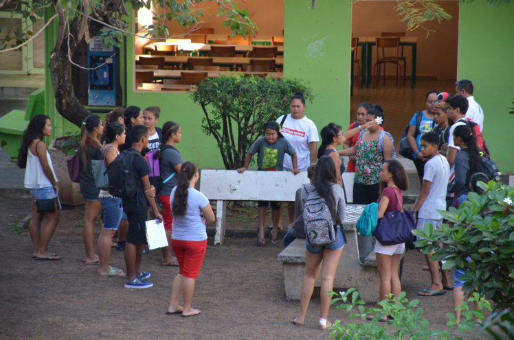 Pourquoi les élèves des îles n'ont pas fait leur rentrée à temps ? Pourquoi les élèves des îles n'ont pas fait leur rentrée à temps ?