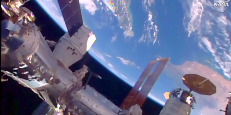 Sortie dans l'espace vendredi pour deux astronautes américains de l'ISS
