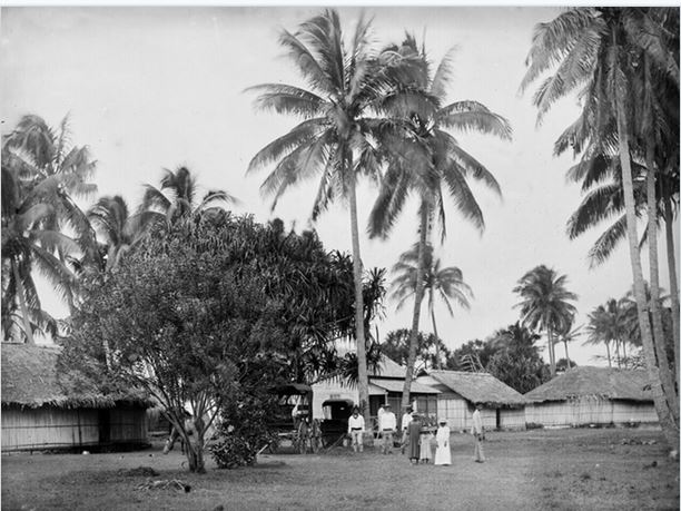 4 Village de Tautira en 1900. Photo Henri Lemasson