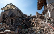 Italie : une "miss" rescapée du séisme et du naufrage du Costa Concordia