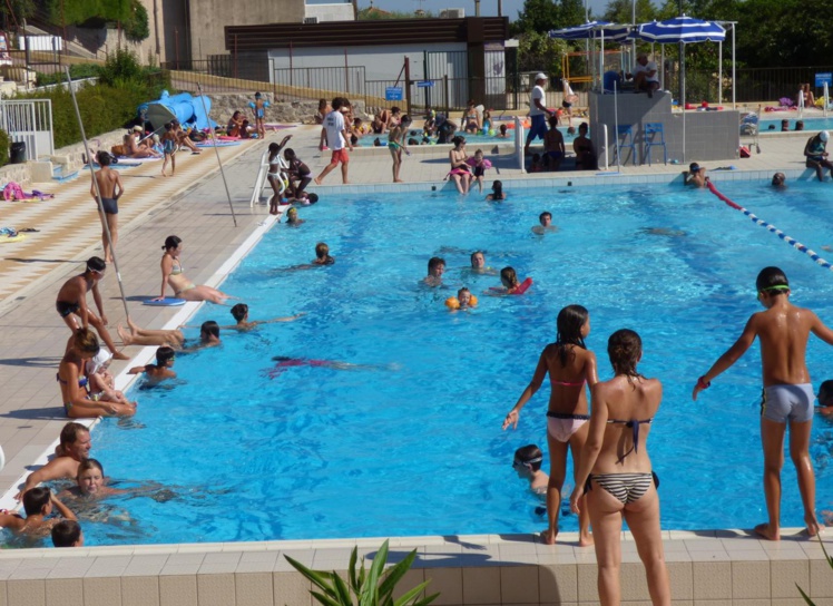 Vence : une baigneuse expulsée de la piscine municipale en raison de son pareo Vence : une baigneuse expulsée de la piscine municipale en raison de son pareo