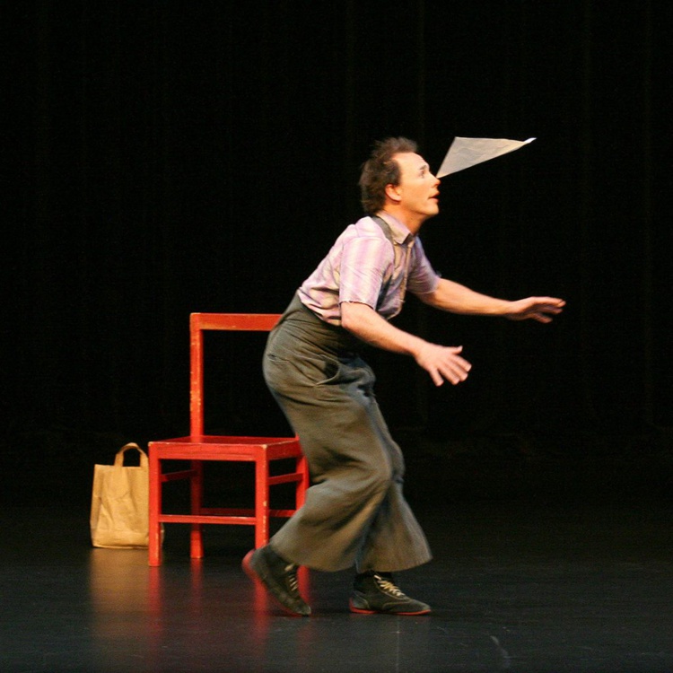 "Circus Incognitus" : Jamie Adkins, un saltimbanque à Tahiti "Circus Incognitus" : Jamie Adkins, un saltimbanque à Tahiti