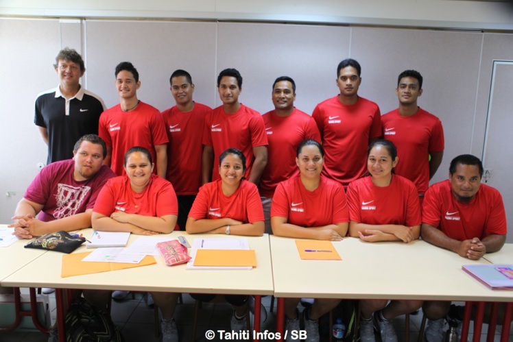 Les 12 candidats avec Georgy Adams Les 12 candidats avec Georgy Adams