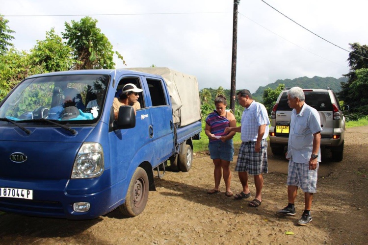 Pour bénéficier de cette eau, les familles devront se rendre à la mairie pour en faire la demande. Mardi matin, le maire délégué Alain Sangue est allé à la rencontre des riverains.