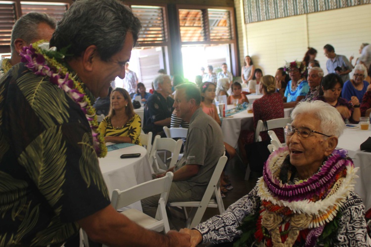 Hawaii : le Président Fritch salue l’œuvre du professeur Sinoto Hawaii : le Président Fritch salue l’œuvre du professeur Sinoto
