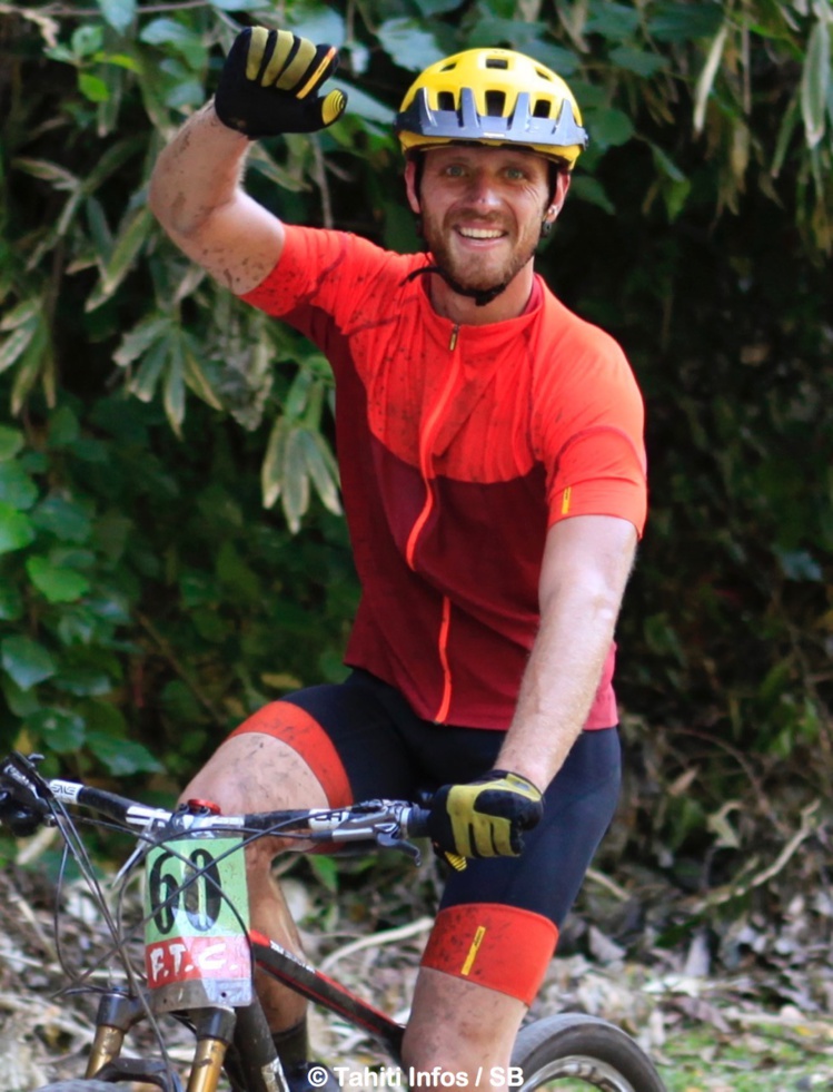 Xavier juste avant de franchir la ligne d'arrivée