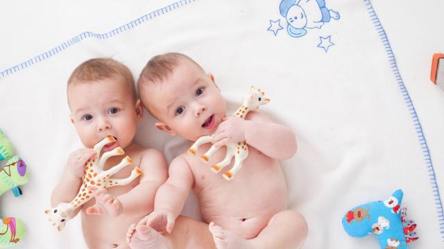 Les jumeaux devraient être mis au monde à la 36e ou 37e semaine de grossesse (étude)