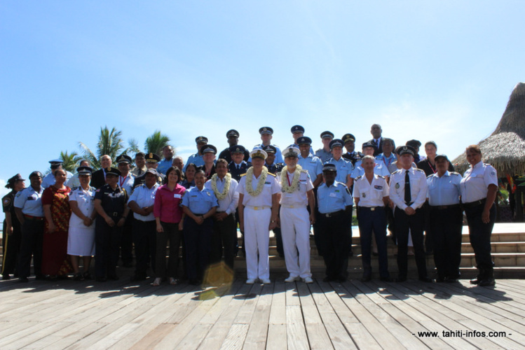 Les chefs de police sont réunis à l'Intercontinental pour la semaine. Les chefs de police sont réunis à l'Intercontinental pour la semaine.