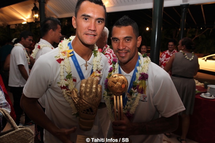 Jonathan Torohia et Heimanu Taiarui, les deux stars tahitennes de la dernière coupe du monde de beachsoccer
