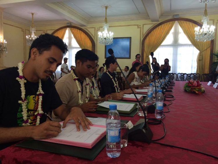 10 Polynésiens à Shanghai : les conventions sont signées 10 Polynésiens à Shanghai : les conventions sont signées