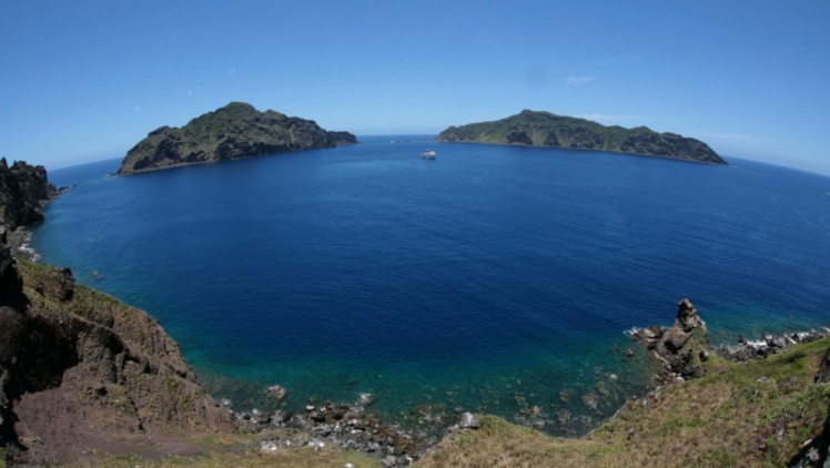 C’est sur l’île de Maug, au nord des Mariannes, que débarqua de Vigo, avant, finalement, d’être amené sur l’île principale de Guam. C’est sur l’île de Maug, au nord des Mariannes, que débarqua de Vigo, avant, finalement, d’être amené sur l’île principale de Guam.