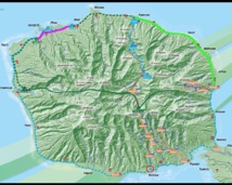 Le projet "Bouclage 90 000" va lancer la construction de deux nouvelles lignes hautes tension : un tronçon Tipaerui-Arue (en mauve), et un tronçon Papenoo-Hitiaa (en vert). Le réseau fera alors tout le tour de l'île.