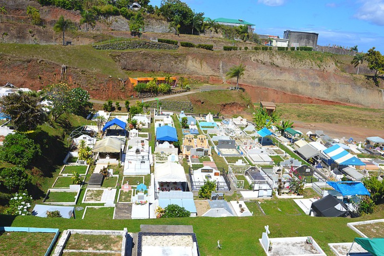 Faa'a : les structures défectueuses dans le cimetière doivent être enlevées