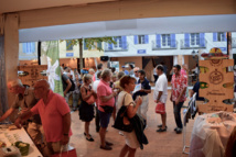 Tahiti et Saint-Tropez : les voiles de l'amitié