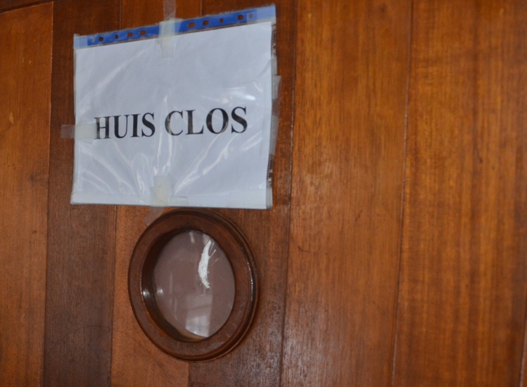 La victime, présente à l'audience qui s'est tenue à huis-clos, n'avait jamais eu de rapport sexuel avant cette traumatisante soirée.