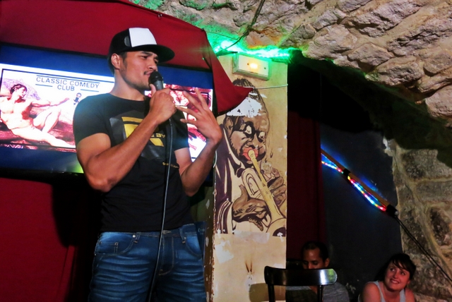 Mana, le vainqueur du Tahiti comedy show revient de Paris