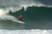 Surf - Les accros de la vague dans le bain olympique Surf - Les accros de la vague dans le bain olympique