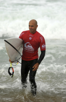 Surf - Les accros de la vague dans le bain olympique Surf - Les accros de la vague dans le bain olympique