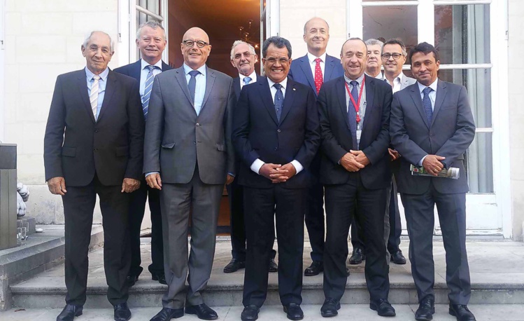 Internet : le financement du second câble évoqué à Paris Internet : le financement du second câble évoqué à Paris