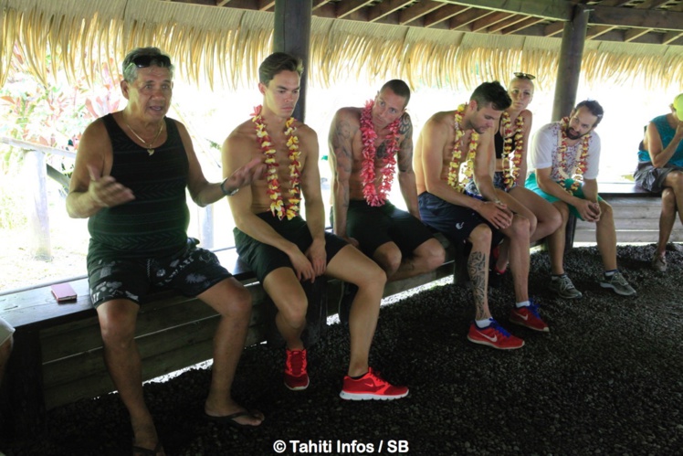 Natation – Tahiti Swimming Experience : Les champions en immersion totale dans la culture polynésienne Natation – Tahiti Swimming Experience : Les champions en immersion totale dans la culture polynésienne