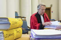 Trente ans de réclusion requis contre le gendarme accusé du meurtre d'une étudiante en 1995 à Lille Trente ans de réclusion requis contre le gendarme accusé du meurtre d'une étudiante en 1995 à Lille