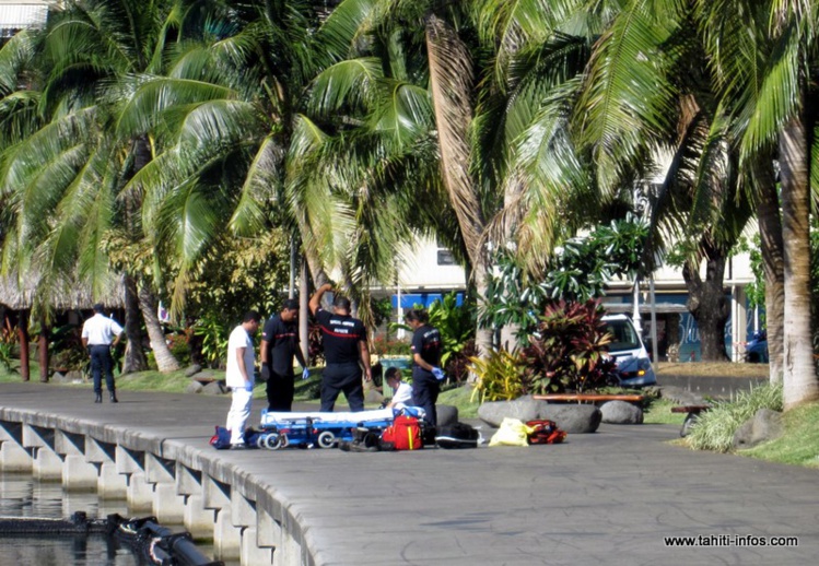 Un SDF malvoyant termine à l'eau et manque de se noyer sur le front de mer de Papeete Un SDF malvoyant termine à l'eau et manque de se noyer sur le front de mer de Papeete