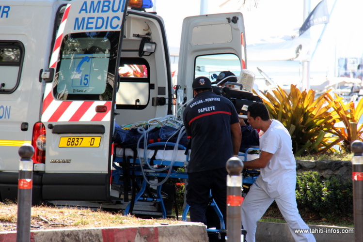 Un SDF malvoyant termine à l'eau et manque de se noyer sur le front de mer de Papeete Un SDF malvoyant termine à l'eau et manque de se noyer sur le front de mer de Papeete