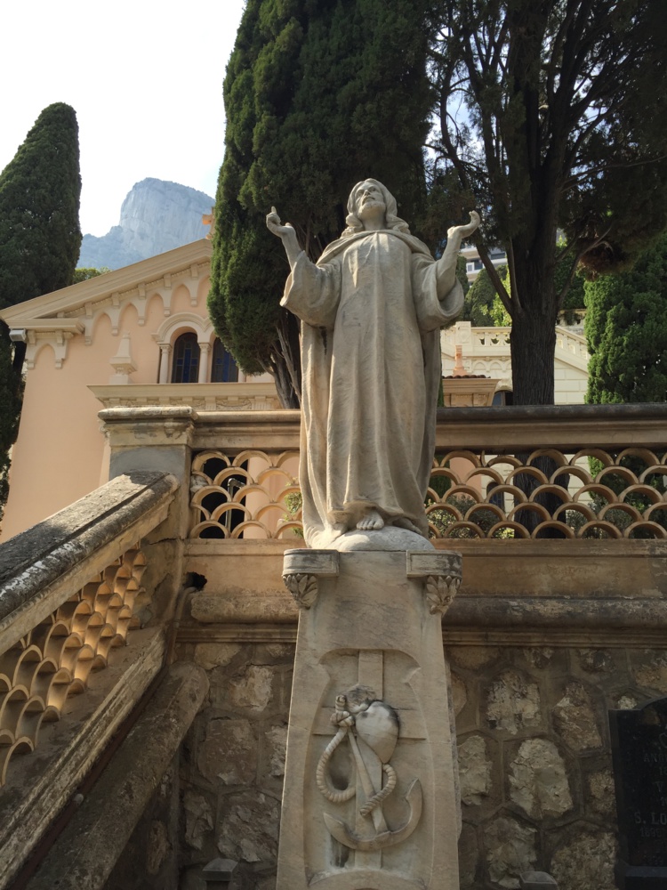 Monaco "connecte" son cimetière à quelques jours de la Toussaint