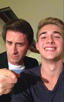 Ugo, jeune prodige révélé au Tahiti festival Guitare, en première partie de Thomas Dutronc Ugo, jeune prodige révélé au Tahiti festival Guitare, en première partie de Thomas Dutronc