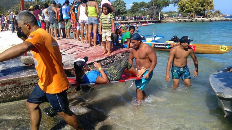 Hawaiki Nui Vaa : une étape avec les équipes de secouristes Hawaiki Nui Vaa : une étape avec les équipes de secouristes