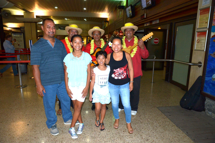 samedi soir, un départ en musique...la petite famille est venue assister à la fête... samedi soir, un départ en musique...la petite famille est venue assister à la fête...