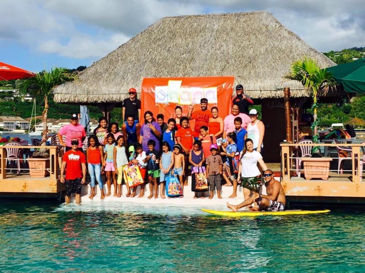 Une journée récréative sur la pirogue Ohana. Une journée récréative sur la pirogue Ohana.