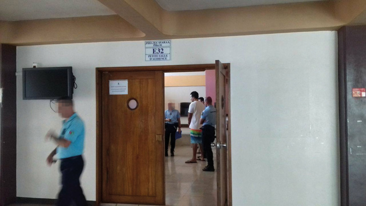 Il passe un week end à Tahiti et finit 6 mois à Nuutania